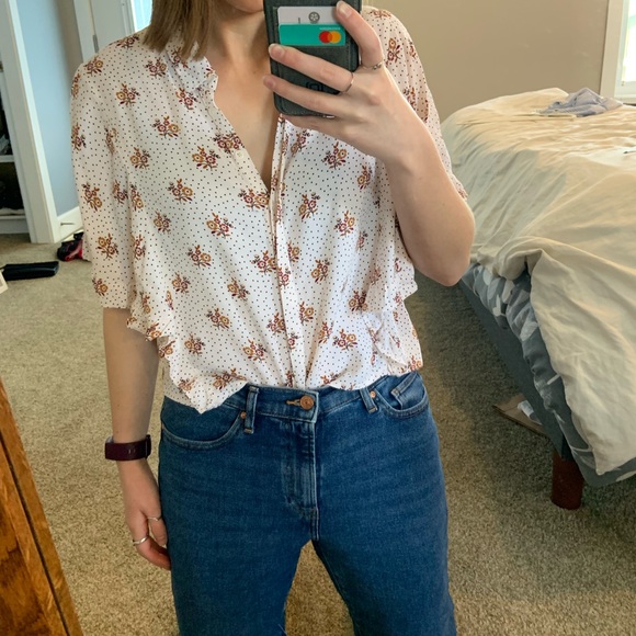 Forever 21 Tops - Floral print short sleeve blouse with floaty sleeves - Forever 21 size Large